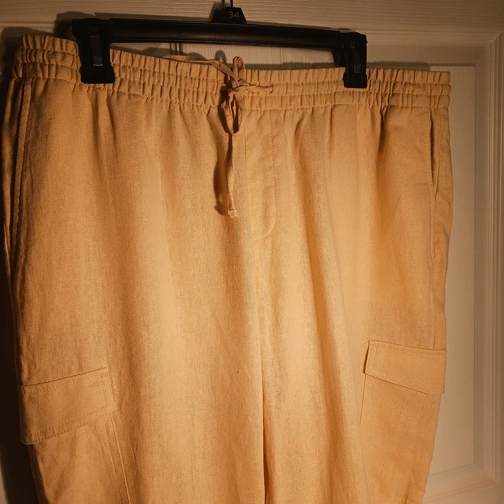 Banana Republic Women's Cream Cargo Pants Linen Blend